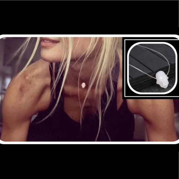 Handmade Hamsa Invisible necklace choker - Picture 4 of 9